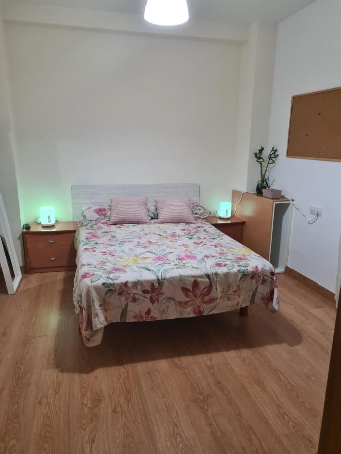 Habitacion Con Bano Privado- En Casa Familiar Beatriz Валенсия Екстериор снимка